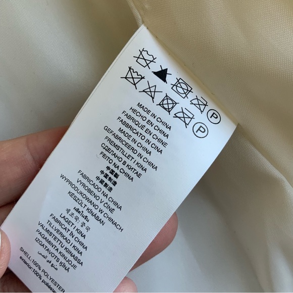 NWT Michael Kors MK Women’s Off-White Puffer Vest with Gold Accents - Picture 4 of 8